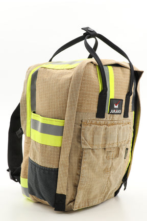 Laptop Rucksack beige aus upgecycelter Feuerwehrkleidung 38x27x13cm