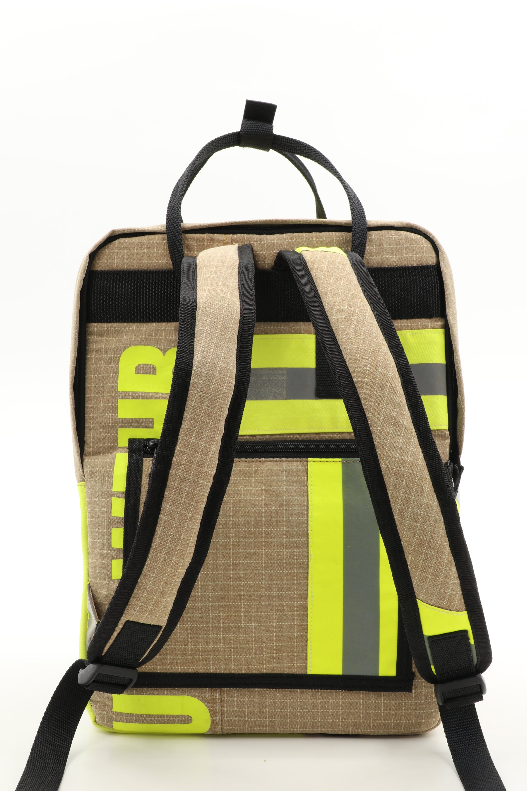 Laptop Rucksack beige aus upgecycelter Feuerwehrkleidung 38x27x13cm