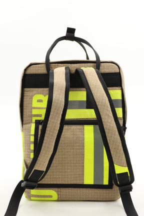 Laptop Rucksack beige aus upgecycelter Feuerwehrkleidung 38x27x13cm
