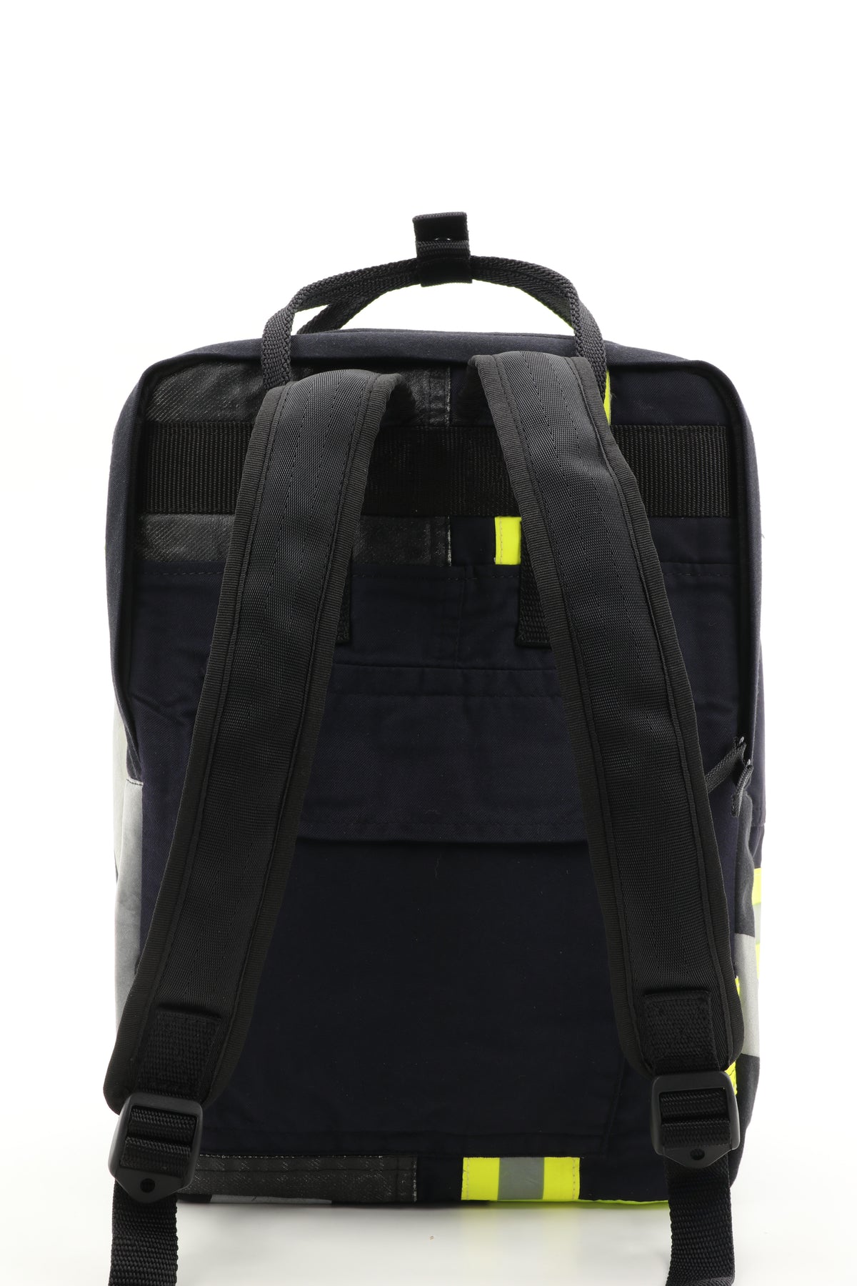 Laptop Rucksack schwarz gelb aus upgecycelter Feuerwehrkleidung 38x27x13cm