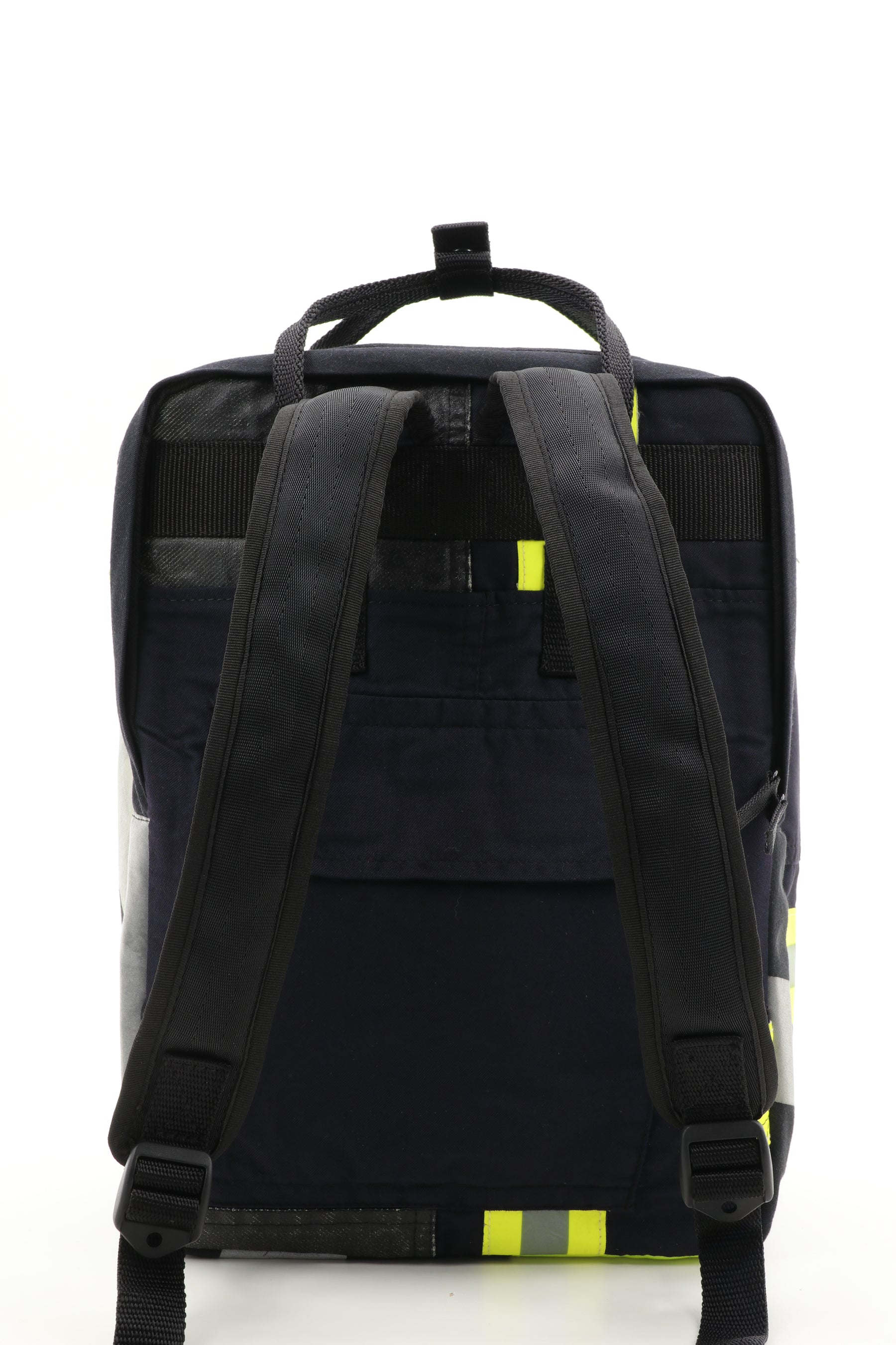 Laptop Rucksack schwarz gelb aus upgecycelter Feuerwehrkleidung 38x27x13cm