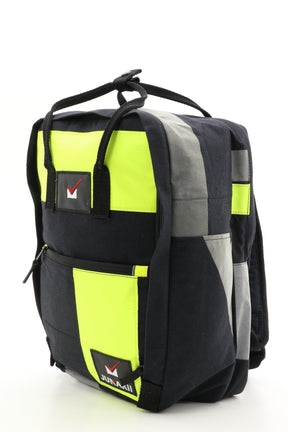 Laptop Rucksack schwarz gelb aus upgecycelter Feuerwehrkleidung 38x27x13cm