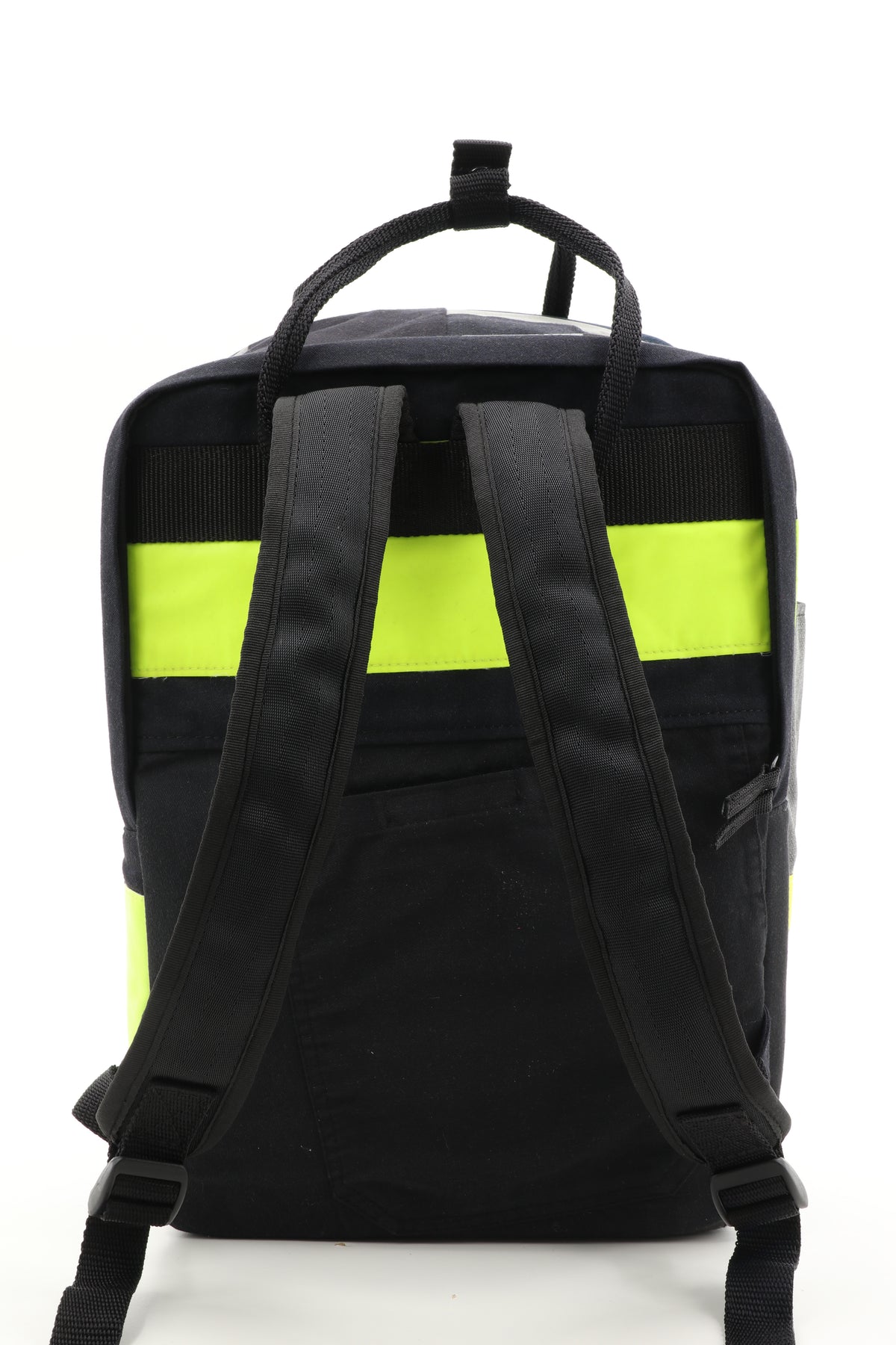 Laptop Rucksack schwarz gelb aus upgecycelter Feuerwehrkleidung 38x27x13cm