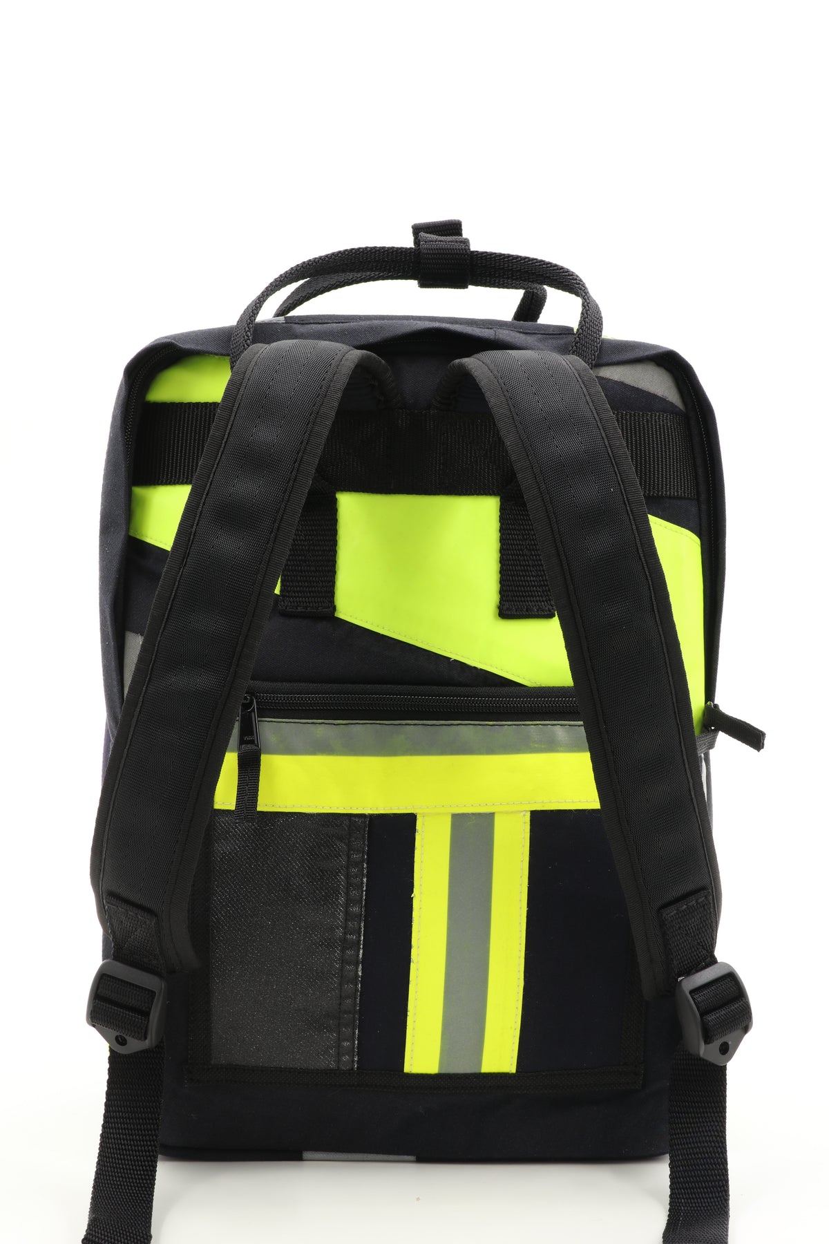 Laptop Rucksack schwarz gelb aus upgecycelter Feuerwehrkleidung 38x27x13cm