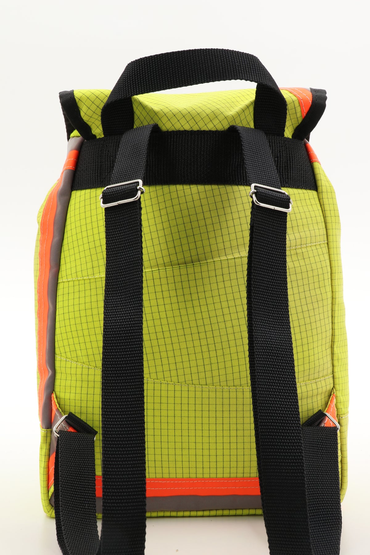 Mini Rucksack Klassik gelb aus upgecycelter Rettungsdienstkleidung 23x32x10cm