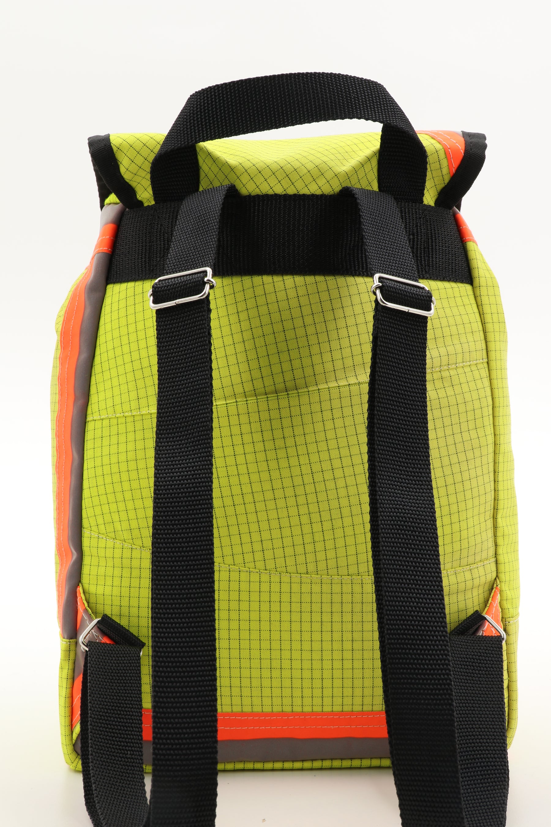 Mini Rucksack Klassik gelb aus upgecycelter Rettungsdienstkleidung 23x32x10cm