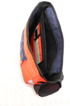 Messenger Tasche pinkrot orange aus upgecycelter Rettungsdienstkleidung 38x29x8,5cm