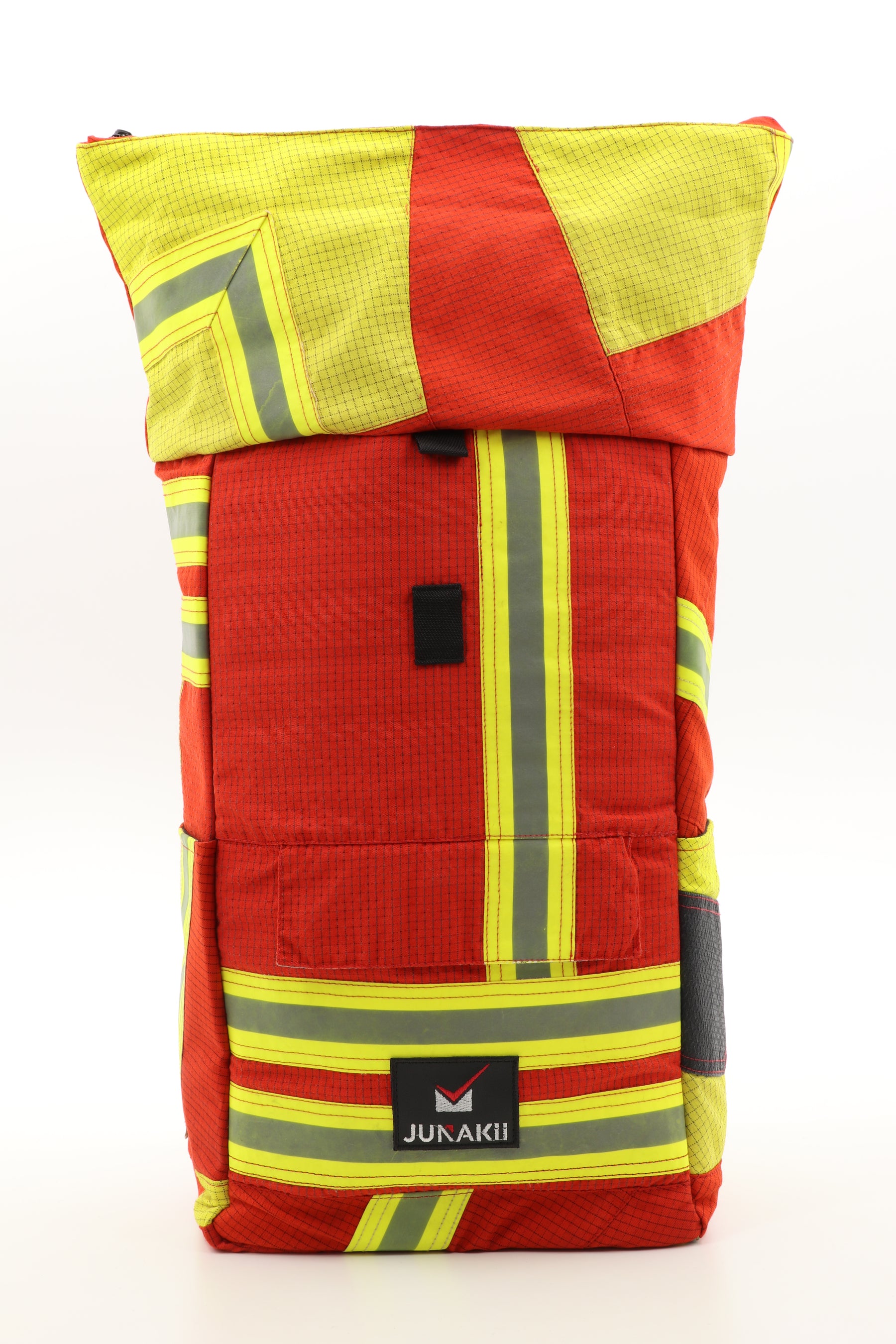 Rolltop Rucksack rot aus upgecycelter Feuerwehrkleidung 63x27x17cm