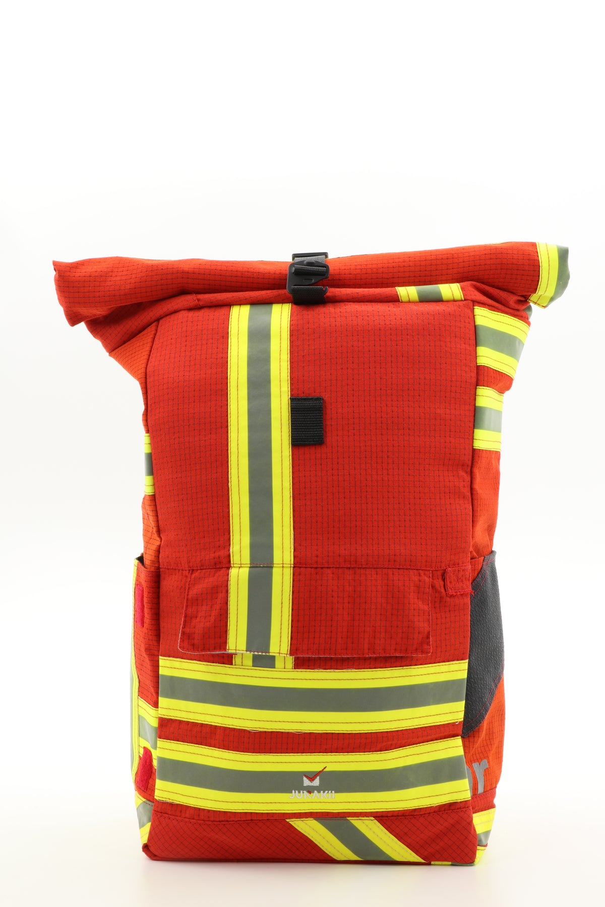 Rolltop Rucksack rot aus upgecycelter Feuerwehrkleidung 63x27x17cm