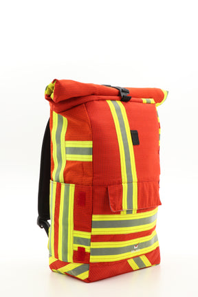 Rolltop Rucksack rot aus upgecycelter Feuerwehrkleidung 63x27x17cm