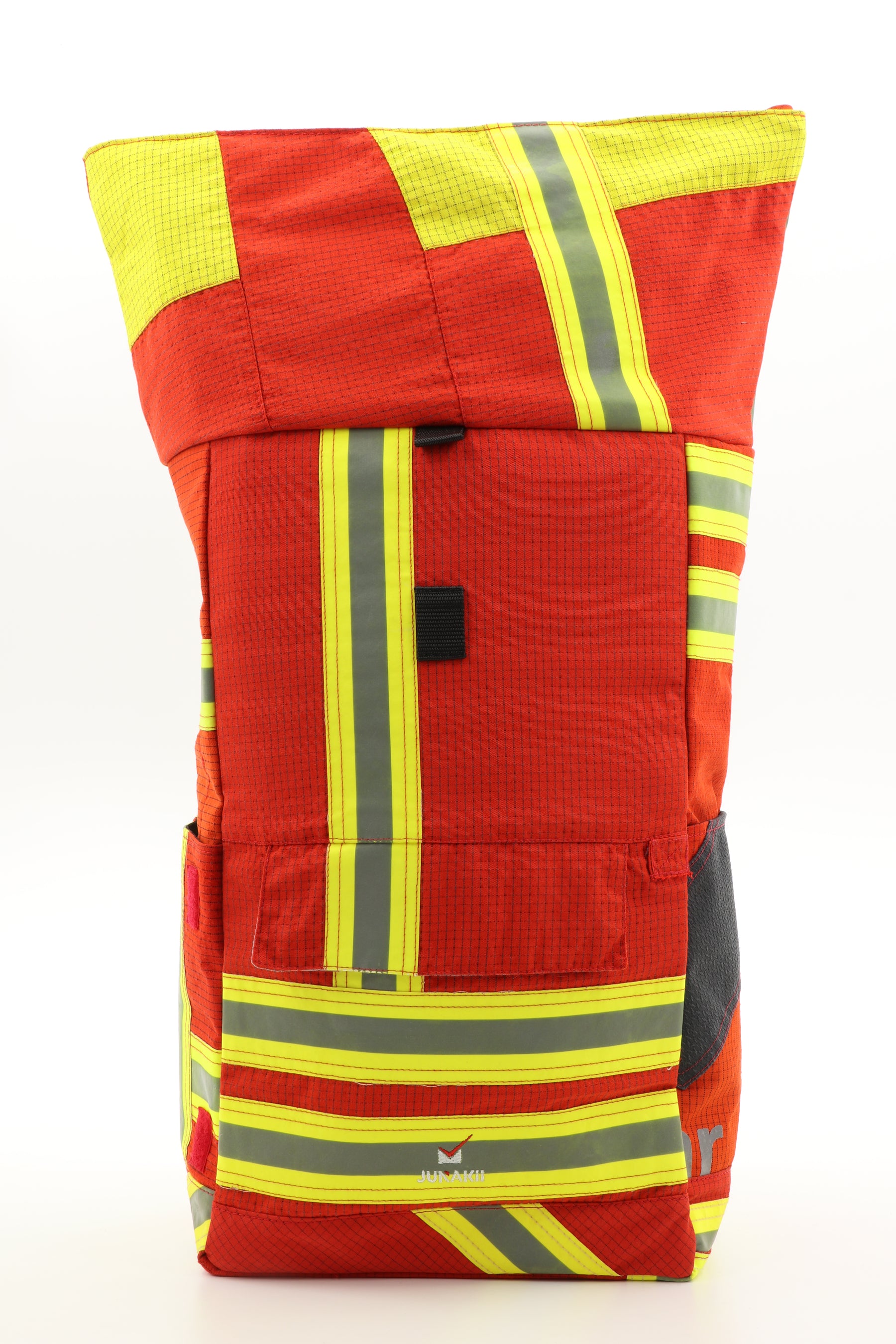 Rolltop Rucksack rot aus upgecycelter Feuerwehrkleidung 63x27x17cm