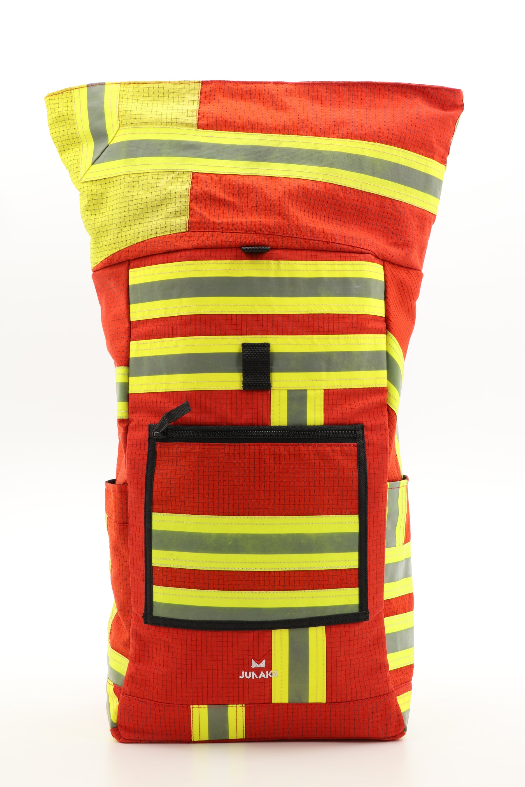 Rolltop Rucksack rot aus upgecycelter Feuerwehrkleidung 63x27x17cm
