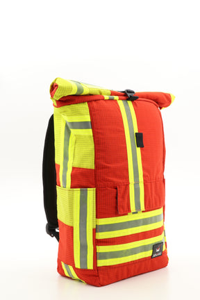 Rolltop Rucksack rot aus upgecycelter Feuerwehrkleidung 63x27x17cm