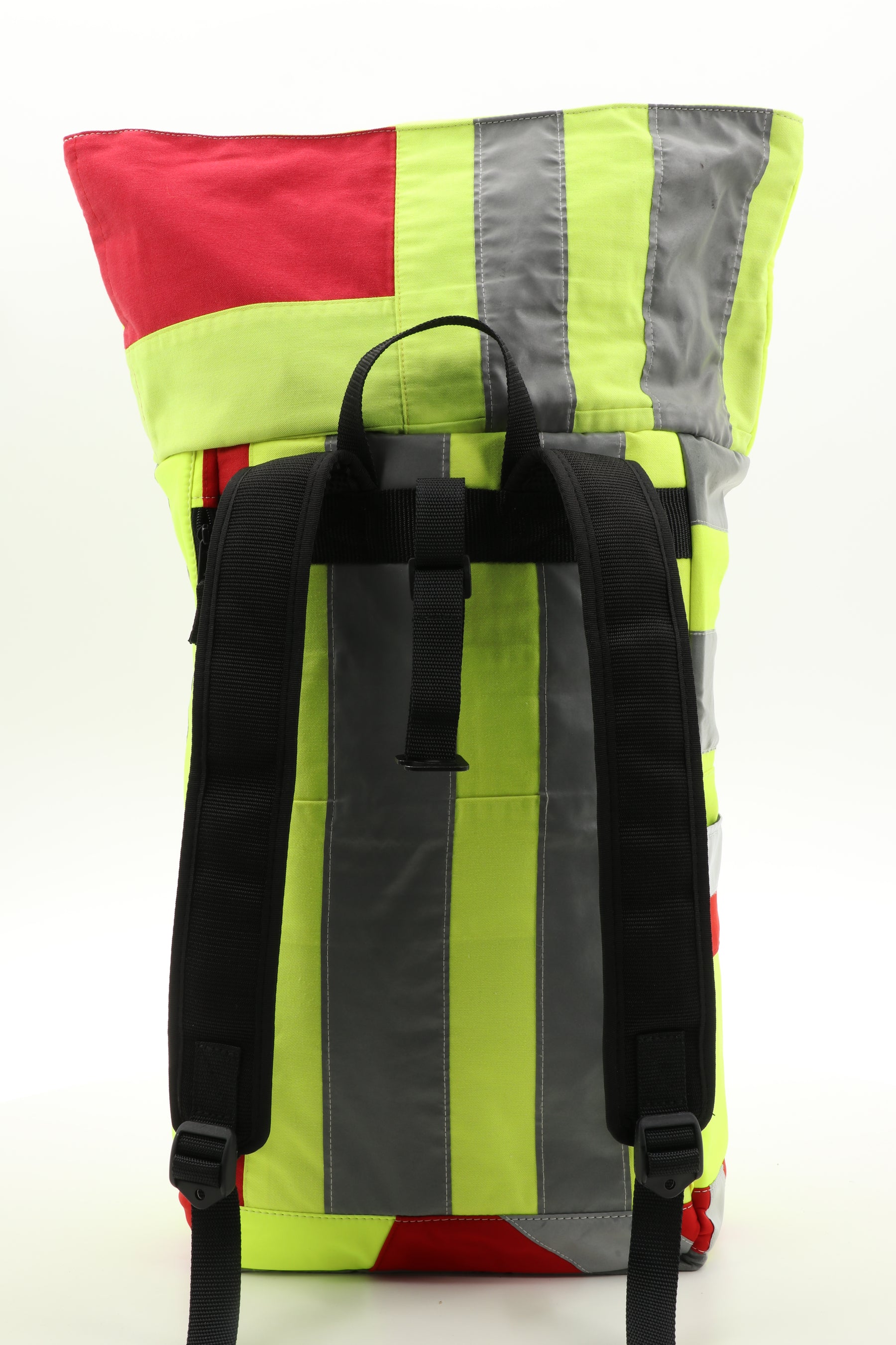 Rolltop Rucksack gelb aus upgecycelter Rettungsdienstkleidung 63x27x17cm
