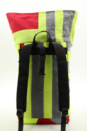 Rolltop Rucksack gelb aus upgecycelter Rettungsdienstkleidung 63x27x17cm