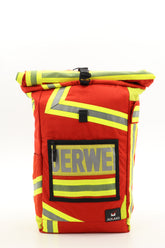 Rolltop Rucksack rot aus upgecycelter Feuerwehrkleidung 63x27x17cm