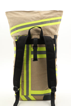 Rolltop Rucksack beige aus upgecycelter Feuerwehrkleidung 63x27x17cm