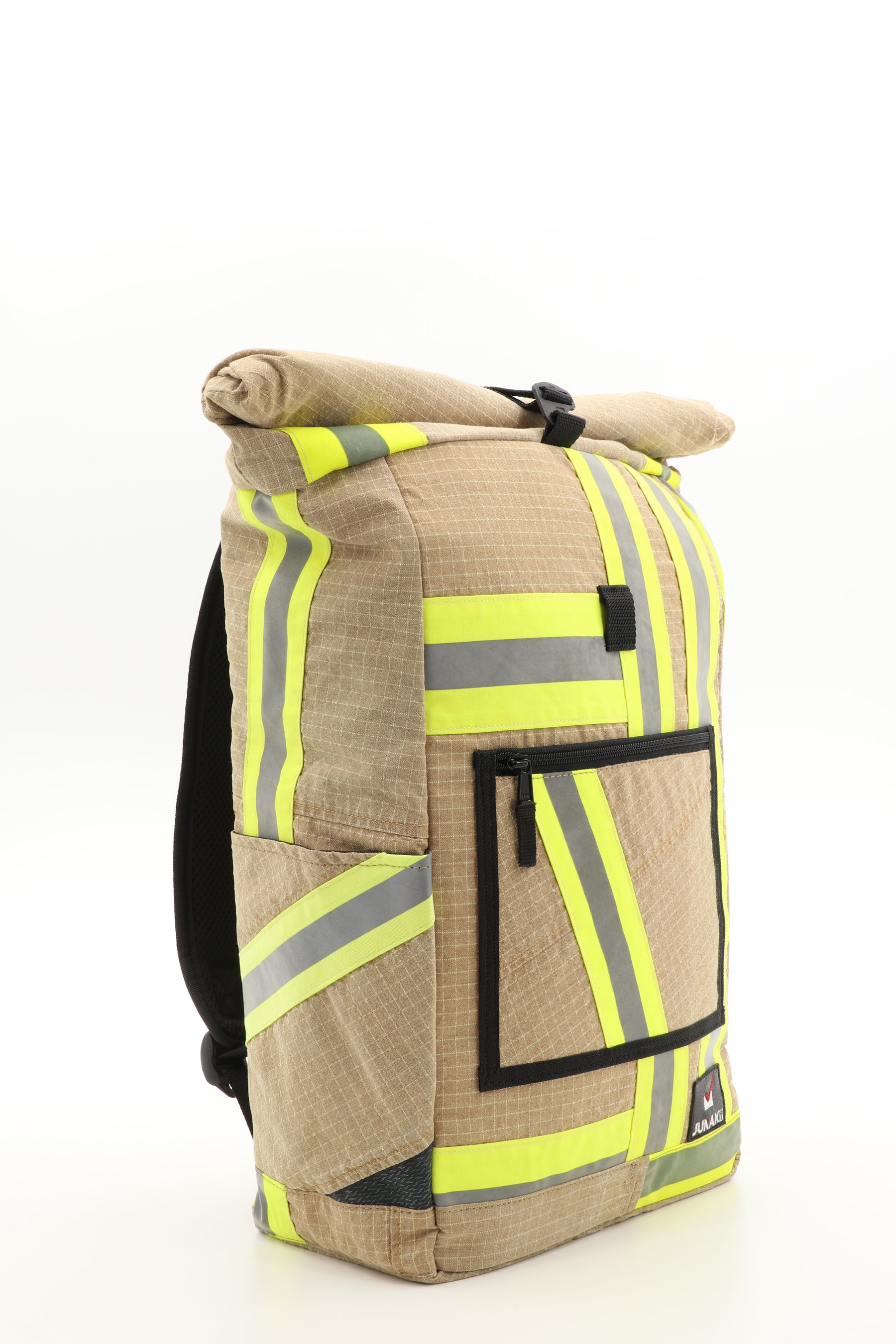 Rolltop Rucksack beige aus upgecycelter Feuerwehrkleidung 63x27x17cm