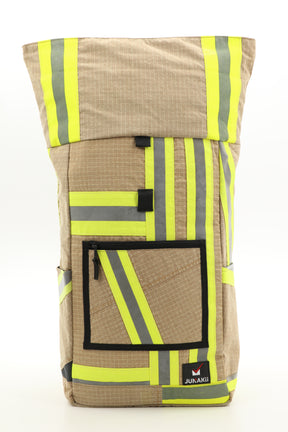 Rolltop Rucksack beige aus upgecycelter Feuerwehrkleidung 63x27x17cm