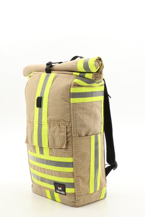 Rolltop Rucksack beige aus upgecycelter Feuerwehrkleidung 63x27x17cm