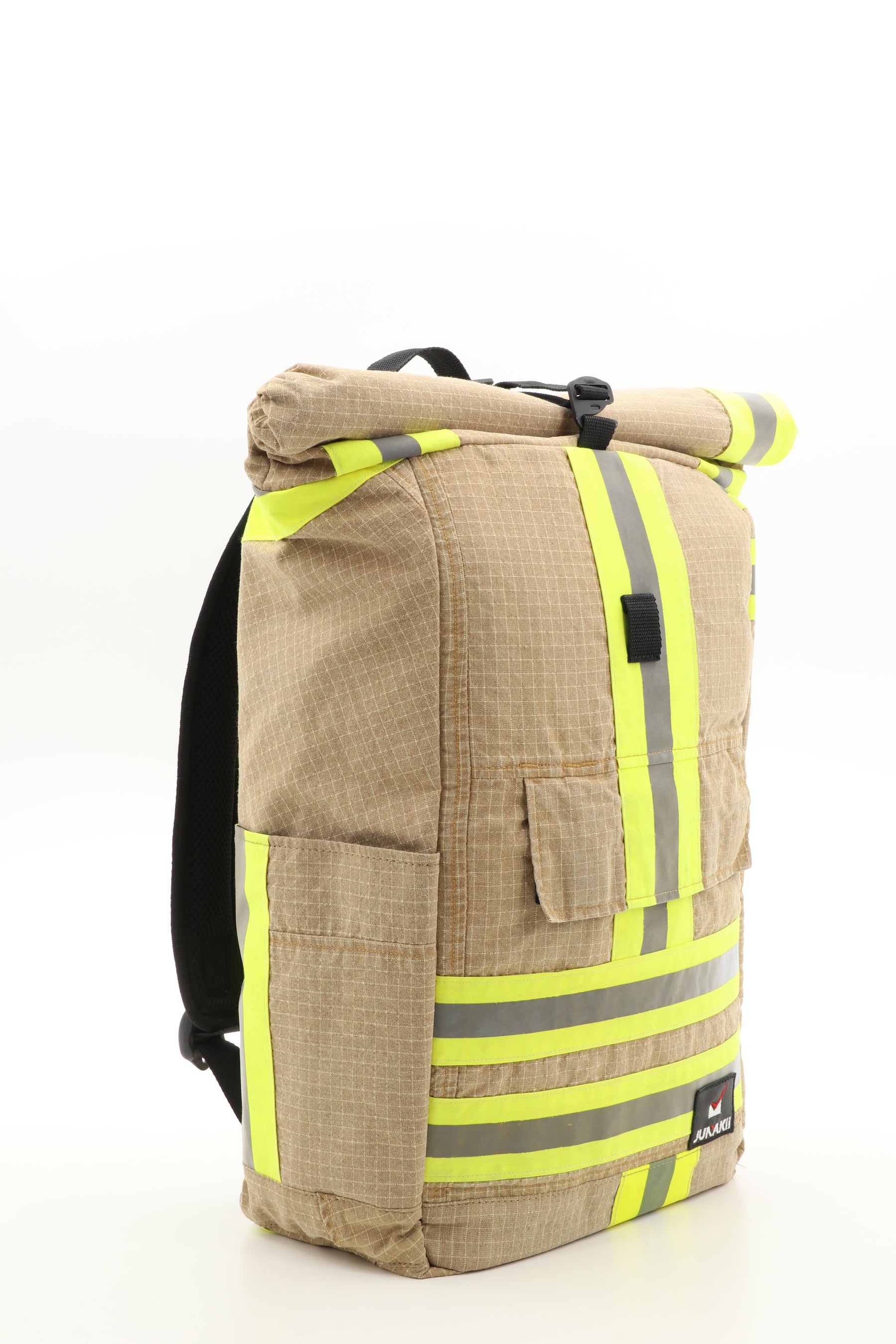 Rolltop Rucksack beige aus upgecycelter Feuerwehrkleidung 63x27x17cm