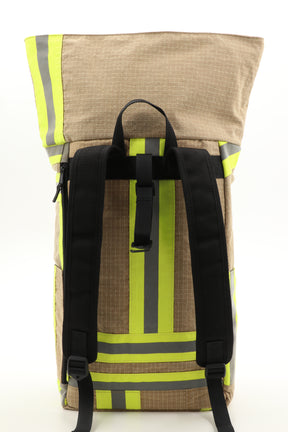 Rolltop Rucksack beige aus upgecycelter Feuerwehrkleidung 63x27x17cm