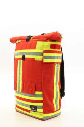 Rolltop Rucksack rot aus upgecycelter Feuerwehrkleidung 63x27x17cm