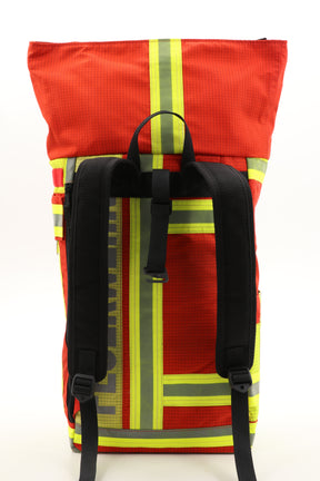 Rolltop Rucksack rot aus upgecycelter Feuerwehrkleidung 63x27x17cm