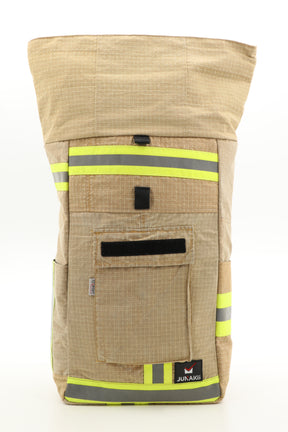 Rolltop Rucksack beige aus upgecycelter Feuerwehrkleidung 63x27x17cm
