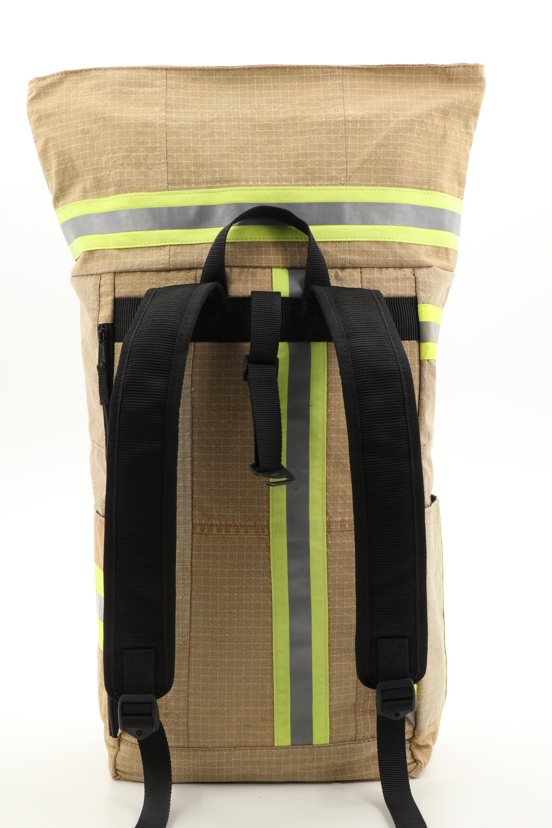 Rolltop Rucksack beige aus upgecycelter Feuerwehrkleidung 63x27x17cm