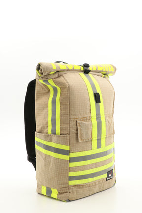 Rolltop Rucksack beige aus upgecycelter Feuerwehrkleidung 63x27x17cm