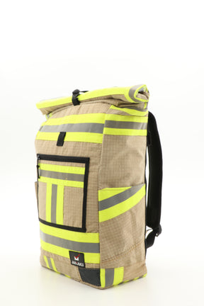 Rolltop Rucksack beige aus upgecycelter Feuerwehrkleidung 63x27x17cm