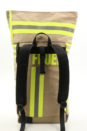 Rolltop Rucksack beige aus upgecycelter Feuerwehrkleidung 63x27x17cm