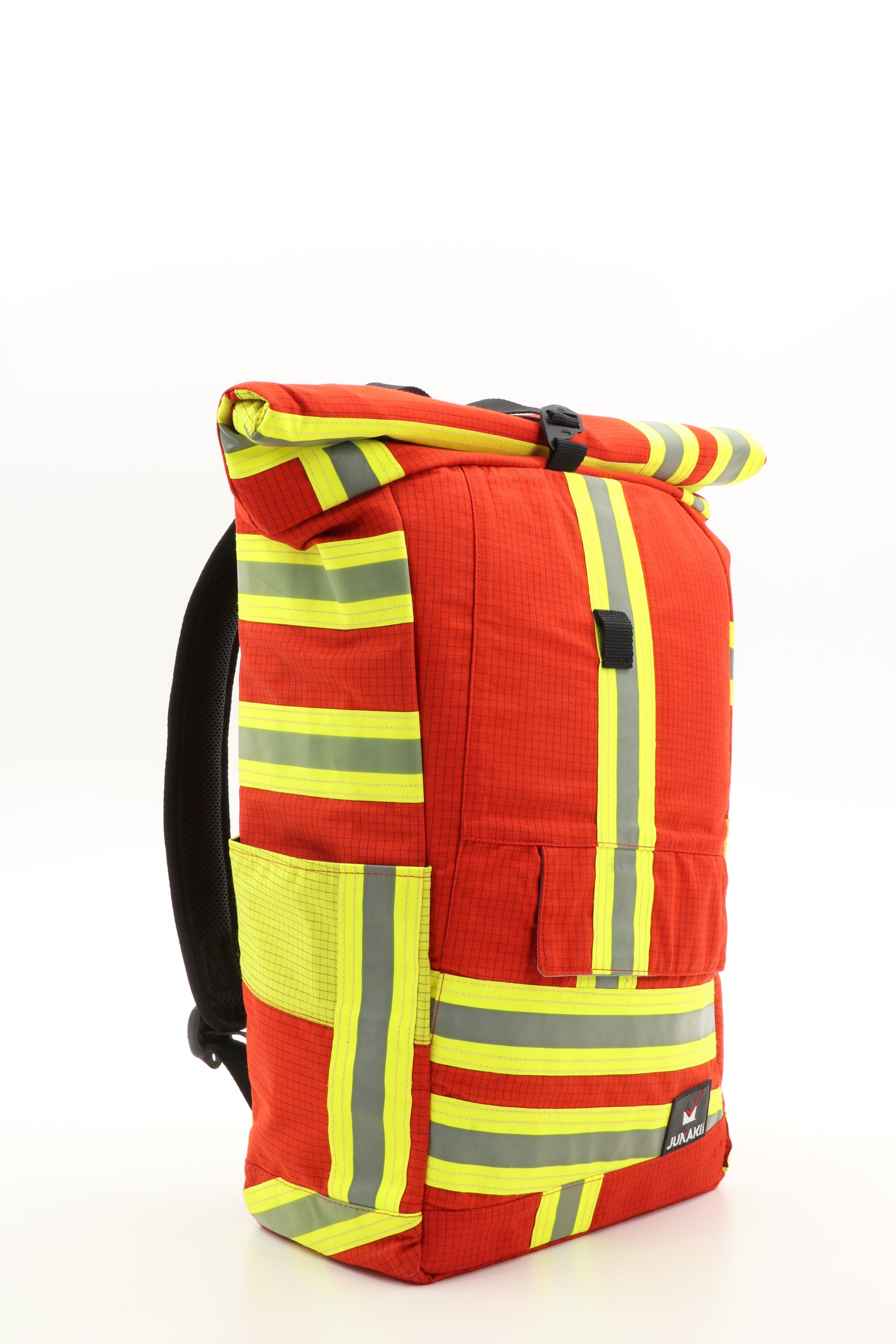 Rolltop Rucksack rot aus upgecycelter Feuerwehrkleidung 63x27x17cm