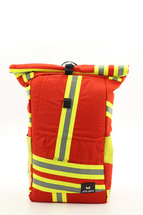 Rolltop Rucksack rot aus upgecycelter Feuerwehrkleidung 63x27x17cm
