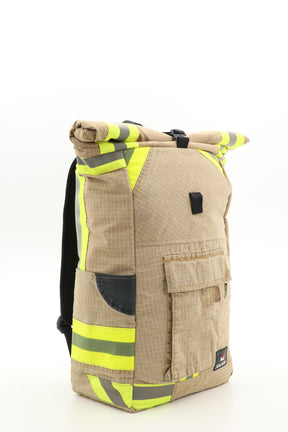 Rolltop Rucksack beige aus upgecycelter Feuerwehrkleidung 63x27x17cm
